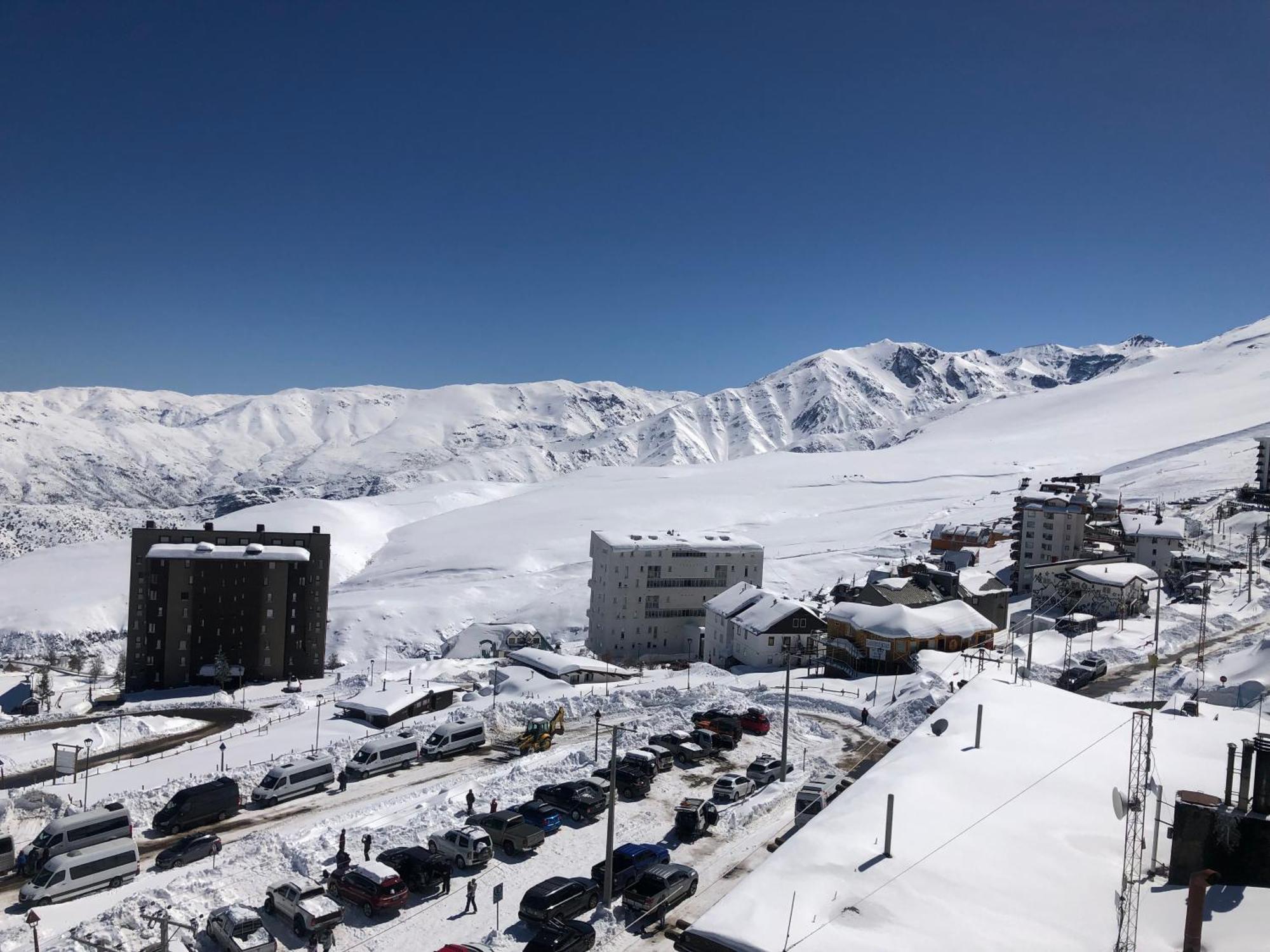 Departamentos Alojamiento Oficial Gran Parador Ski In - Out, Centro De Ski El Colorado, Farellones - Unico Con Descuentos En Servicios Del Centro De Ski Bilik gambar